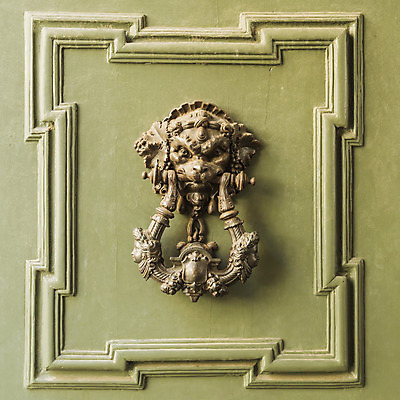 포토 JPG 해외이미지 동물 디자인 유럽 건축양식 주택 사람없음 야외 목재 장식 머리 문 마을 금속 이탈리아 수확 골동품 반지 사자 철 묘사 보안 대문 청동 옛날 철강 해외202004 해외포토 나무 건축 나라 농업 재료 장신구 포유류 재질 안전 건물 신체부위 파일형식 이미지허브