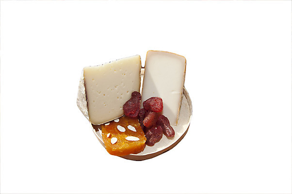 포토 JPG 해외이미지 접시 음식 치즈 사람없음 사막 아몬드 해외202004 해외포토 식기 유제품 견과류 파일형식 이미지허브