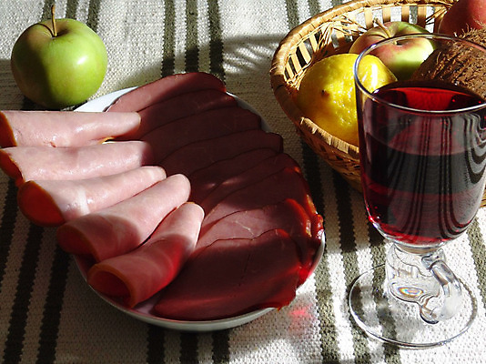 포토 JPG 해외이미지 채소 사람없음 와인 소시지 컨테이너 살라미 정물화 해외202004 해외포토 산업 주류 가공식품 그림 파일형식 이미지허브