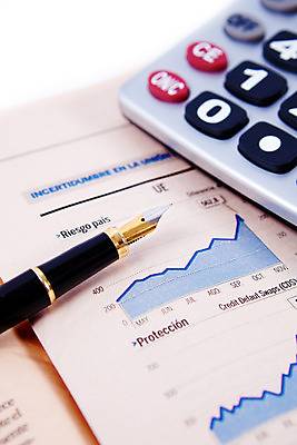 포토 JPG 해외이미지 종이 돈 회사 비즈니스 통계 성공 그래프 사람없음 금융 경제 사무실 펜 자료 계산기 정보 성장 시장 닫기 결과 주식 가격 분석 무역 보고서 투자 상업 감시 인덱스 이익 경영 계좌 마케팅 수입 위기 경제학 목차 해외202004 해외포토 교육 산업 컨셉 모션 문구용품 필기구 장비 재산 파일형식 이미지허브