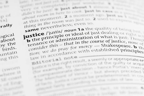 포토 JPG 해외이미지 종이 컨셉 텍스트 사람없음 책 단어 스터디 검은색 자유 기록 인쇄 편지 묘사 법 페이지 시스템 법관 공정 사전 공평 정의 맞춤법 옛날 정부 해외202004 해외포토 문자 컬러 한글 학습 법률가 파일형식 이미지허브