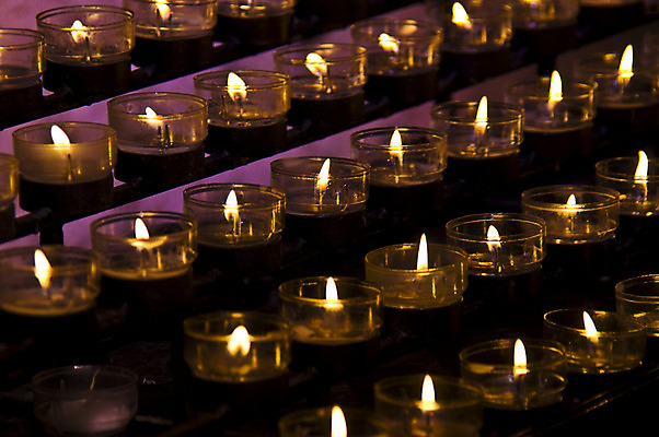 포토 JPG 해외이미지 전통 종교 백그라운드 촛불 불 불꽃 사람없음 장식 빛 교회 어둠 기도 심볼 신성 연소 왁스 해외202004 해외포토 자연요소 초 종교건축 건물 파일형식 이미지허브