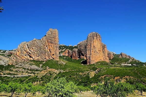 포토 JPG 해외이미지 모양 식물 아이콘 공원 길 자연 하늘 산 풍경 사람없음 야외 초록색 여름 파란색 컬러풀 우주 환경 계곡 봄 활발 연못 스페인 고독 댐 고도 아라곤 내추럴 강렬 전국 절정 해외202004 해외포토 계절 공공시설 감정 유럽 컬러 컨셉 생태계 파일형식 이미지허브