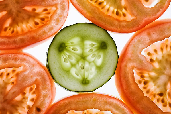 포토 JPG 해외이미지 잡화 음식 조각 다이어트 토마토 채소 재료 부분 추상 오이 건강 요리 사람없음 초록색 여러개 샐러드 껍질 흰색 신선 원형 양념 맛 아침식사 자르기 서식 날것 내추럴 고립 바이탈 생식 엘리먼트 저칼로리 채식주의자 해외202004 해외포토 도형 컬러 다수 컨셉 무늬 모션 식사 채식 파일형식 이미지허브