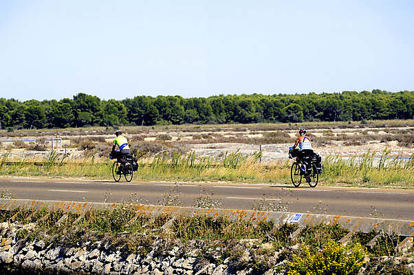 포토 JPG 해외이미지 커플 도로 스포츠 여행 2 자연 하늘 휴가 거리 건강 피곤 풍경 성인 사람없음 여름 운동 자전거 하이킹 프랑스 사이클링 발견 바이킹 배기가스 해외202004 해외포토 계절 유럽 길 컨셉 관계 교통시설 레저 사람 바이크 육상스포츠 생태계 파일형식 이미지허브
