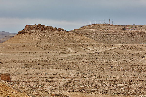 포토 JPG 해외이미지 공원 지구 모래 여행 오렌지 자연 하늘 산 안테나 풍경 사람없음 빨간색 컬러풀 햇빛 여행객 우주 일몰 사막 바위 큼 땅 가득함 부식 산등성이 장면 분화구 동쪽 감탄 이스라엘 전국 지질학 수평선 추가 막 해외202004 해외포토 공공시설 교육 컬러 과일 통신 사람 태양 노을 돌_바위 크기 방향 생태계 화산 서아시아 파일형식 이미지허브