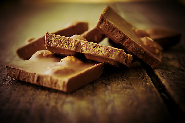 포토 JPG 해외이미지 음식 조각 백그라운드 탁자 사탕 사람없음 목재 장식 초록색 빛 갈색 노란색 쌓기 초콜릿 검은색 어둠 견과류 닫기 달콤 맛 레몬 아로마 땅콩 향 칼로리 코코아 카카오 해외202004 해외포토 나무 음료 컬러 가구 컨셉 과일 재료 모션 디저트 파일형식 이미지허브