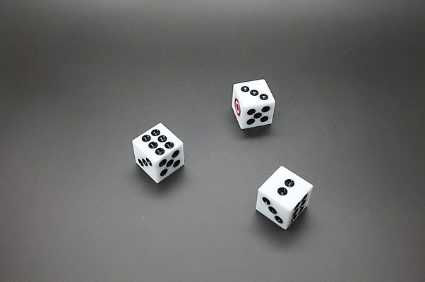 포토 JPG 해외이미지 모양 놀이 왕관 새우 어류 사람없음 빨간색 초록색 파란색 장난감 숫자 검은색 치킨 게 게임 우승 점 행운 호랑이 던지기 재산 도박 위험 플라스틱 수집 심볼 큐브 카지노 주사위 클럽 기회 박 포커 룰렛 흙더미 게이머 라스베가스 분실 승자 암탉 적자 해외202004 해외포토 문자 컬러 컨셉 포유류 모션 재질 갑각류 금융 수중동물 흙 닭 최고 트럼프 암컷 닭고기요리 파일형식 더미 이미지허브