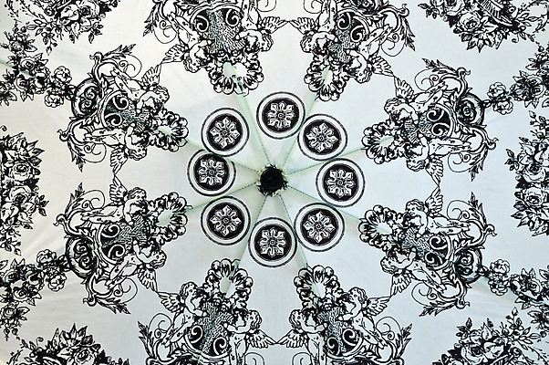 포토 JPG 해외이미지 모양 디자인 백그라운드 패턴 우산 추상 사람없음 물 검은색 흰색 직물 오픈 원형 센터 닫기 묘사 질감 해외202004 해외포토 자연요소 도형 컬러 무늬 모션 파일형식 이미지허브