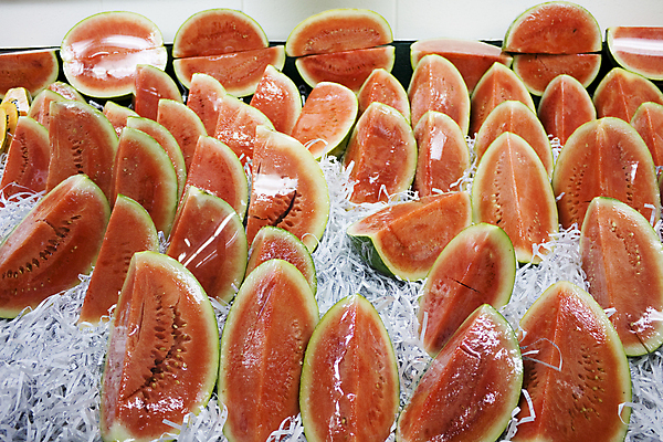 포토 JPG 해외이미지 식물 음식 농업 다이어트 과일 자연 디저트 수박 건강 사람없음 초록색 물 세일 신선 시장 달콤 맛 날것 소매 슈퍼마켓 내추럴 매각 숙성 이국적 해외202004 해외포토 자연요소 산업 컬러 컨셉 상점 생태계 파일형식 이미지허브