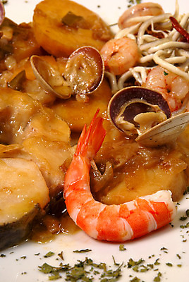 포토 JPG 해외이미지 전통 유럽 조각 다이어트 조개 새우 건강 어류 요리 사람없음 식당 신선 양념 허브 해산물 슬라이스 메인요리 스페인어 해외202004 해외포토 식물 나라 음식 어패류 갑각류 상점 수중동물 파일형식 이미지허브