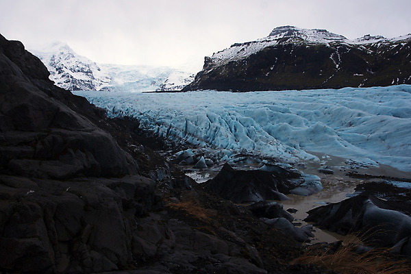 포토 JPG 해외이미지 호수 겨울 자연 아이슬란드 풍경 사람없음 파란색 컬러풀 얼음 검은색 12월 빙하 화산 용암 빙산 석호 해외202004 해외포토 자연요소 계절 유럽 컬러 산 날짜 생태계 파일형식 이미지허브
