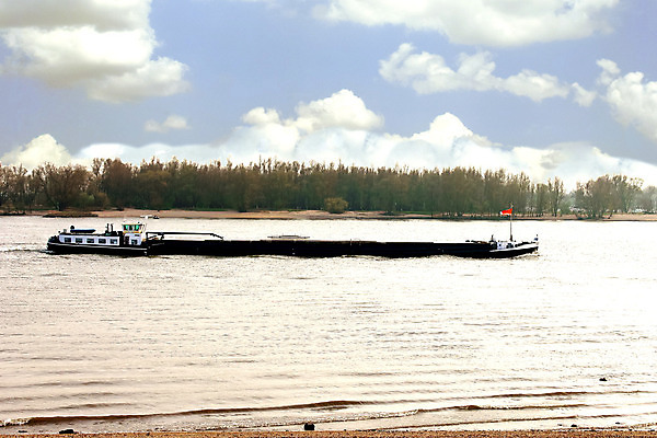 포토 JPG 해외이미지 구름 유럽 호수 바다 여행 요트 비즈니스 교통시설 자연 하늘 항해 풍경 사람없음 야외 물 여름 경제 파란색 빛 강 태양 일출 일몰 화물 만 보트 개울 상품 화물선 땅 무역 네덜란드 함선 수로 운하 네비게이션 옛날 해외202004 해외포토 자연요소 계절 나라 산업 컬러 교통 배_교통 노을 운송업 시설 생태계 파일형식 이미지허브