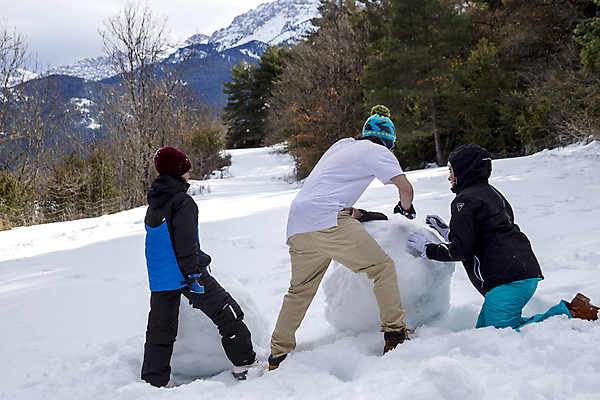 포토 JPG 해외이미지 나무 라이프스타일 커플 행복 백그라운드 겨울 가족 청소년 자연 눈사람 하늘 휴가 산 함께함 사람 소년 성인 야외 10대 세명 기쁨 추위 흰색 숲 만들기 언니 남동생 눈내림 성인남자만 성인여자만 해외202004 해외포토 식물 계절 남자 감정 어린이 컬러 컨셉 관계 모션 눈_날씨 생활 생태계 자매 동생 남자만 여자만 성인만 파일형식 이미지허브