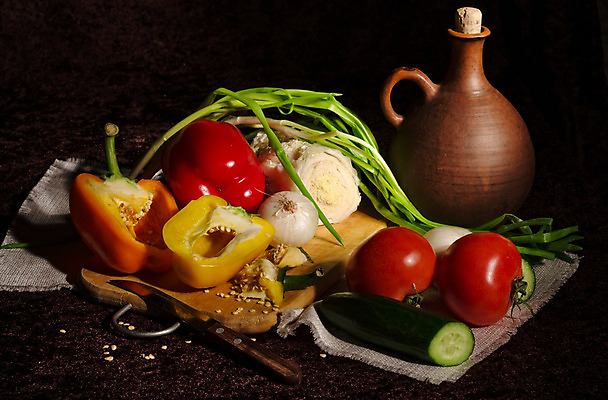 포토 JPG 해외이미지 음식 잎 다이어트 토마토 채소 텍스트 고추 검은배경 양파 오이 도마 건강 요리 사람없음 초록색 노란색 주방 샐러드 신선 칼 맛 자르기 오브젝트 유기농 양배추 날것 성분 유리주전자 내추럴 뷔페 채식주의자 해외202004 해외포토 식물 웰빙 컬러 백그라운드 컨셉 모션 유리 주전자 주방용품 검은색 채식 파일형식 이미지허브