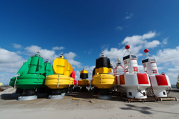 포토 JPG 해외이미지 섬 조명 건조 사람없음 빨간색 초록색 컬러풀 태양 노란색 항구 검은색 장비 에너지 흰색 주식 창고 오브젝트 네덜란드 패널 많음 비콘스 해외202004 해외포토 자연요소 유럽 컬러 컨셉 교통시설 금융 파일형식 이미지허브