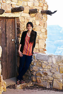 포토 JPG 해외이미지 여자 행복 여유 벽 태국 벽돌 출입구 한명 서기 동양인 야외 목재 컬러풀 문 청바지 날씬함 애리조나 얇은 혼혈 해외202004 해외포토 나무 1 감정 아시아 컬러 재료 바지 모션 사람 인종 미국 몸매 다문화 파일형식 이미지허브