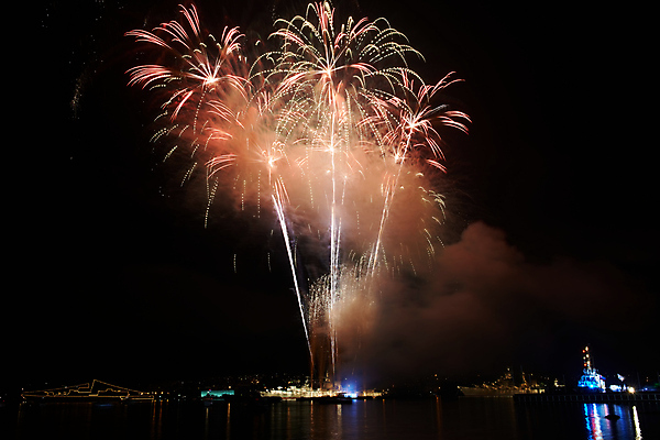 포토 JPG 해외이미지 기념일 행복 백그라운드 크리스마스 오렌지 하늘 불 추상 휴가 불꽃 새로움 기념 미술 이벤트 사람없음 빨간색 초록색 물 파란색 빛 컬러풀 노란색 파티 보라색 검은색 축제 어둠 기쁨 자유 흰색 축하 4 야간 저녁 폭발 연도 경례 7월 광 독립 해외202004 해외포토 자연요소 감정 컬러 컨셉 무늬 과일 문화예술 숫자 인사 날짜 파일형식 이미지허브