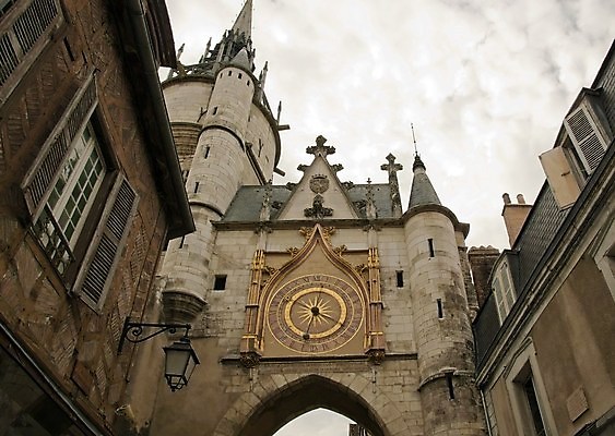 포토 JPG 해외이미지 문화 시계 여행 사람없음 태양 달 시간 중세 역사 시계탑 과거 다이얼 종탑 발견 옛날 해외202004 해외포토 자연요소 컨셉 탑 파일형식 이미지허브