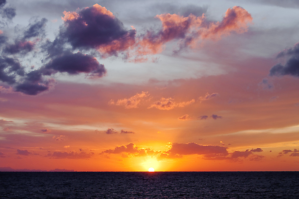 포토 JPG 해외이미지 구름 바다 섬 여행 자연 휴가 휴식 풍경 사람없음 물 컬러풀 귀여움 일몰 시골 만 황무지 스페인 편안함 지중해 순수 즐거움 엽서 천국 내추럴 정교 캡모자 파라다이스 해외202004 영광군 해외포토 자연요소 모자_잡화 감정 유럽 컬러 컨셉 노을 감각 편지 전라남도 생태계 파일형식 이미지허브
