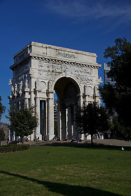 포토 JPG 해외이미지 유럽 사람없음 이탈리아 센터 아치 정사각형 타운 필승 해외202004 해외포토 도형 나라 도시 우승 파일형식 이미지허브