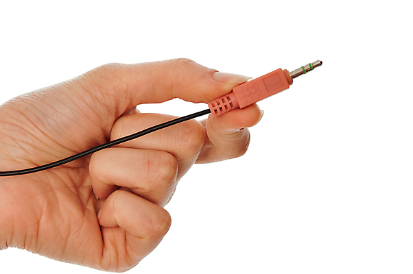 포토 JPG 해외이미지 손 선 음악 백그라운드 통신 부분 손가락 사람 사람없음 빨간색 전자제품 금속 힘 소리 장비 흰색 잡기 네트워크 플러그 코드 연결 접속 오브젝트 라디오 오디오 보여주기 잭 스테레오 입력 철강 공급 해외202004 해외포토 컬러 모션 재질 문화예술 신체부위 파일형식 이미지허브