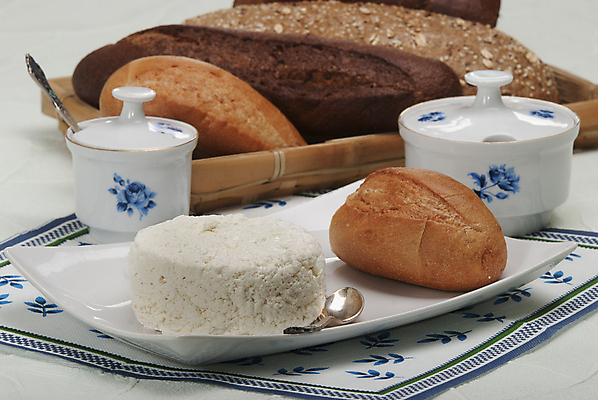 포토 JPG 해외이미지 전통 음식 농업 다이어트 재료 치즈 건강 사람없음 마을 흰색 신선 아침식사 농부 컵받침 내추럴 채식주의자 칼슘 핸드메이드 해외202004 해외포토 직업 산업 컬러 유제품 식사 받침대 채식 파일형식 이미지허브