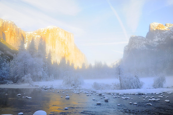 포토 JPG 해외이미지 나무 구름 공원 겨울 풍경 사람없음 파란색 빛 일출 계곡 미국 일몰 황금 캘리포니아 요세미티국립공원 전국 화강암 해외202004 해외포토 자연요소 식물 계절 공공시설 컬러 북아메리카 국립공원 노을 암석 파일형식 이미지허브