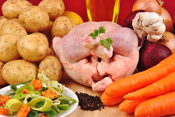 포토 JPG 해외이미지 음식 다이어트 채소 감자 건강 요리 사람없음 저녁식사 치킨 당근 신선 맛 수프 먹기 만족 유기농 날것 해외202004 해외포토 웰빙 감정 컨셉 모션 뿌리채소 식사 닭고기요리 파일형식 이미지허브