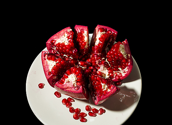 포토 JPG 해외이미지 음식 조각 백그라운드 농업 다이어트 과일 재료 부분 디저트 건강 씨앗 사람없음 빨간색 주스 흰색 신선 그룹 달콤 맛 자르기 먹기 상쾌 날것 석류 내추럴 가넷 깨짐 숙성 이국적 작살 채식주의자 비건 해외202004 해외포토 식물 감정 산업 음료 컬러 컨셉 모션 보석 채식 파일형식 이미지허브