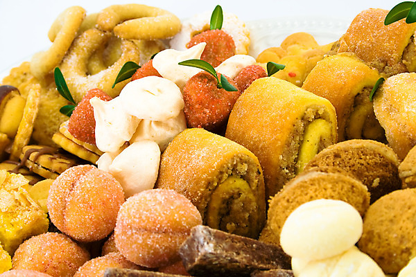 포토 JPG 해외이미지 접시 음식 디저트 사탕 요리 사람없음 빨간색 갈색 쿠키 초콜릿 빵집 흰색 닫기 달콤 설탕 시리얼 밀 굽기 먹기 묘사 덩어리 페스츄리 해외202004 해외포토 식기 빵 컬러 모션 곡류 상점 맛 구이 파일형식 이미지허브