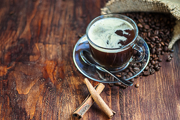 포토 JPG 해외이미지 커피 음료 음식 탁자 아침 사람없음 컵 갈색 쿠키 초콜릿 숟가락 검은색 카페 우유 머그컵 흰색 뜨거움 달콤 아침식사 컵받침 에스프레소 카페인 해외202004 해외포토 주간 식기 컬러 가구 디저트 유제품 수저 상점 식사 맛 받침대 파일형식 이미지허브