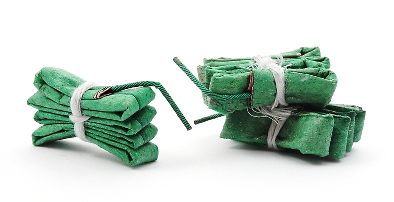 포토 JPG 해외이미지 백그라운드 불 새로움 기념 폭죽 불꽃놀이 사람없음 초록색 크래커 흰색 축하 폭발 폭탄 연도 철사 고립 해외202004 해외포토 자연요소 컬러 컨셉 놀이 쿠키 폭발물 파일형식 이미지허브