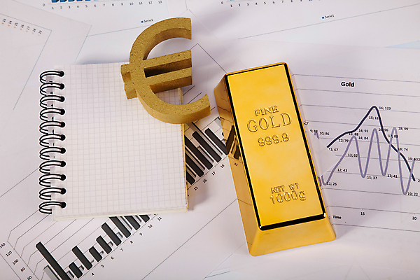 포토 JPG 해외이미지 그래프 실내 사람없음 금융 유로 황금 보고서 스프링노트 금괴 해외202004 해외포토 돈 내부 경제 공책 파일형식 이미지허브