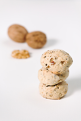 포토 JPG 해외이미지 전통 음식 조각 백그라운드 디저트 건조 실내 3 사람없음 세로 이탈리아 흰색 신선 달콤 굽기 먹기 호두 토스카나 핸드메이드 해외202004 해외포토 유럽 컬러 모션 내부 견과류 맛 구이 파일형식 이미지허브