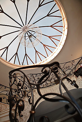 포토 JPG 해외이미지 하늘 사람없음 계단 청동 철책 해외202004 해외포토 파일형식 이미지허브