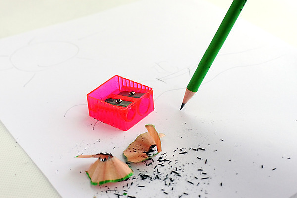 포토 JPG 해외이미지 종이 잎 미술 사람없음 연필 해외202004 해외포토 식물 문화예술 학용품 필기구 파일형식 이미지허브