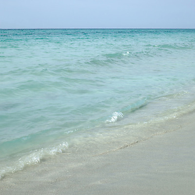 포토 JPG 해외이미지 구름 선 모래 파도 바다 섬 여행 자연 하늘 휴가 열대 항해 따뜻함 풍경 사람없음 초록색 물 여름 파란색 태양 평화 침묵 꿈 젖음 뜨거움 탈출 고립 이국적 짠맛 터키석 파라다이스 수평선 해외202004 해외포토 자연요소 계절 컬러 컨셉 배_교통 소리 맛 보석 생태계 파일형식 이미지허브