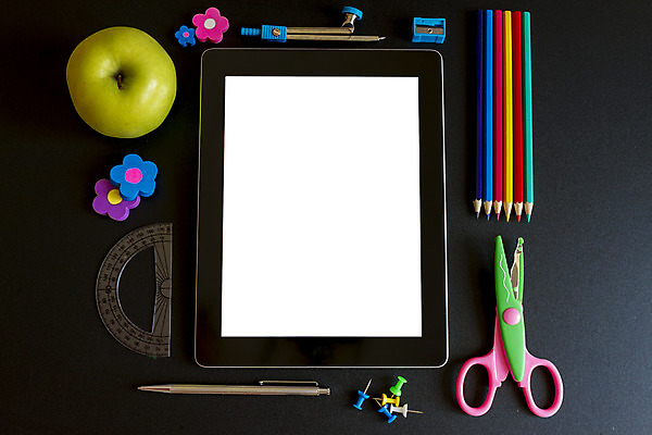 포토 JPG 해외이미지 교육 인터넷 비즈니스 통신 학교 모바일 자 사람없음 스터디 컴퓨터 컬러풀 태블릿 터치패드 연필 펜 모니터 공책 페인트 공백 장비 계산기 공구 어플리케이션 사과 휴대용 무선전화기 오브젝트 지우개 고무 멀티미디어 패드 터치스크린 해외202004 해외포토 컬러 과일 문구용품 학용품 전자제품 스마트기기 학습 필기구 도구 전화기 파일형식 이미지허브