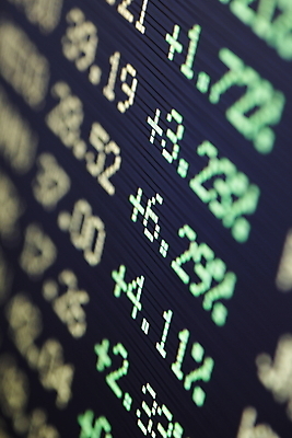 포토 JPG 해외이미지 사람없음 초록색 금융 경제 숫자 자료 성장 시장 주식 투자 긍정 해외202004 해외포토 문자 컬러 컨셉 비즈니스 파일형식 이미지허브