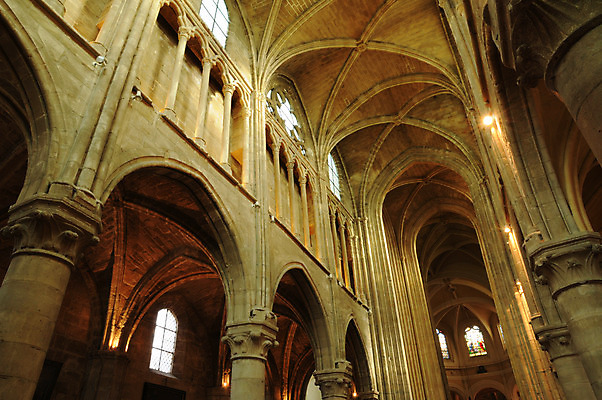 포토 JPG 해외이미지 종교 조각 미술 사람없음 교회 성경 프랑스 기둥 역사 아치 고딕 르네상스 해외202004 해외포토 건축 유럽 종교용품 종교건축 문화예술 건물 파일형식 이미지허브