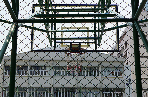 포토 JPG 해외이미지 스포츠 오렌지 놀이 하늘 거리 농구 건강 사람없음 야외 여름 운동 바구니 우주 경쟁 장비 게임 반지 원형 그물 가장자리 테두리 묘사 해외202004 해외포토 도형 계절 컨셉 과일 장신구 구기 둘레 파일형식 이미지허브