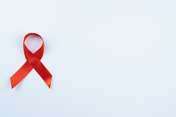 포토 JPG 해외이미지 손 여자 리본 캠페인 백그라운드 컨셉 건강 사람 사람없음 치료 빨간색 세계 약 희망 고통 흰색 하트 잡기 바이러스 보호 질병 12월 심볼 오브젝트 사인 예방 긍정 암 고립 돌봄 면역력 에이즈 지원 헬프 자선단체 해외202004 해외포토 모양 감정 컬러 의학 모션 신체부위 도움 그룹 날짜 자선 파일형식 이미지허브