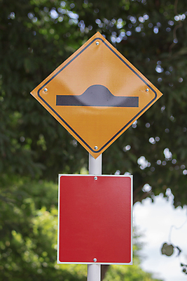 포토 JPG 해외이미지 도로 여행 거리 사람없음 공백 정보 도시 사인 도로표지판 방법 해외202004 해외포토 길 교통시설 표지판 파일형식 이미지허브