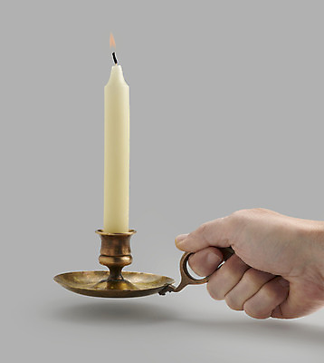 포토 JPG 해외이미지 전통 손 백그라운드 촛불 손가락 불 불꽃 주택 사람없음 장식 빨간색 초록색 노란색 엄지손가락 골동품 흰색 영혼 야간 저녁 촛대 고립 구식 밀랍 옛날 왁스 핸드메이드 화상 해외202004 해외포토 자연요소 컬러 초 건물 신체부위 상처 파일형식 이미지허브