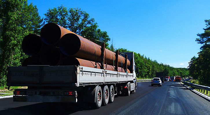 포토 JPG 해외이미지 구름 산업 도로 여행 비즈니스 교통시설 모션 자동차 하늘 거리 사람없음 초록색 여름 파란색 운전 트럭 화물 흰색 바퀴 고속도로 운전사 주식 컨테이너 창고 속도 싱글 꼬리 수납 짐차 무거움 트레일러 해외202004 해외포토 자연요소 직업 계절 길 육상교통 컬러 교통 금융 운송업 무게 시설 파일형식 이미지허브