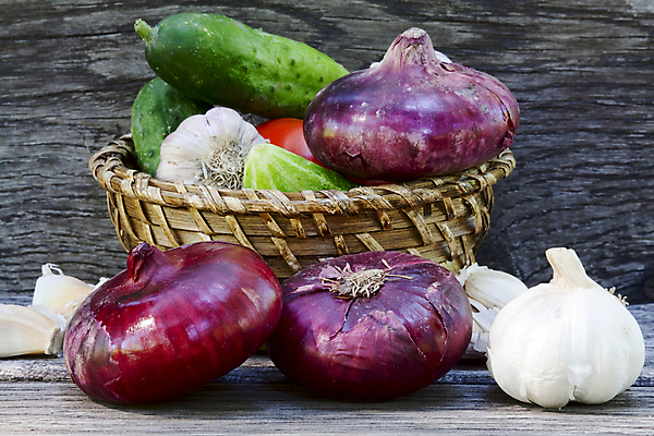 포토 JPG 해외이미지 음식 백그라운드 농업 다이어트 토마토 채소 재료 양파 오이 건강 마늘 요리 사람없음 목재 빨간색 초록색 여름 바구니 주방 정원 저녁식사 흰색 신선 그룹 맛 상추 먹기 허브 유기농 날것 내추럴 점심식사 숙성 채식주의자 해외202004 해외포토 나무 식물 웰빙 계절 산업 컬러 컨셉 모션 식사 채식 파일형식 이미지허브