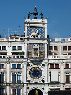 포토 JPG 해외이미지 조각 사람없음 조각상 이탈리아 발코니 베네치아 청동 마리아 해외202004 해외포토 유럽 종교 조형물 파일형식 이미지허브