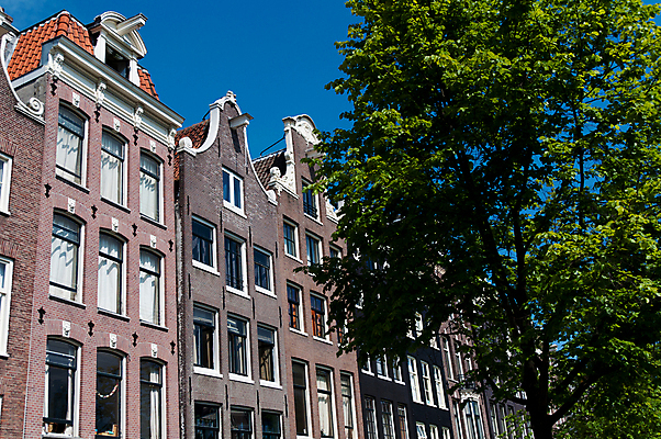 포토 JPG 해외이미지 외관 벽 건축양식 창문 하늘 추상 주택 사람없음 건물 목재 장식 파란색 빛 갈색 수확 골동품 바위 흰색 도시 클래식 네덜란드 질감 복고 암스테르담 솜씨 옛날 스타일 해외202004 해외포토 나무 건축물 건축 유럽 컬러 컨셉 무늬 농업 재료 돌_바위 파일형식 이미지허브