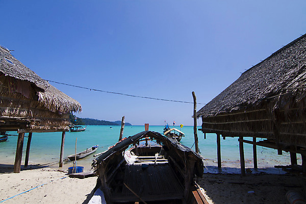 포토 JPG 해외이미지 행복 모래 바다 섬 여행 태국 자연 하늘 휴가 휴식 풍경 사람없음 물 여름 파란색 추위 보트 산호 돌산 휴양지 꼬리 암초 남쪽 석호 안다만 이국적 터키석 파라다이스 혼자 해외202004 해외포토 자연요소 계절 감정 아시아 컬러 컨셉 배_교통 산 장소 자포동물 보석 방향 생태계 파일형식 이미지허브